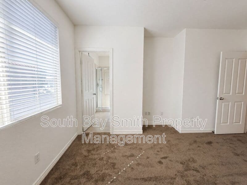 Redondo Beach Townhome: 84 Palos Verdes Blvd