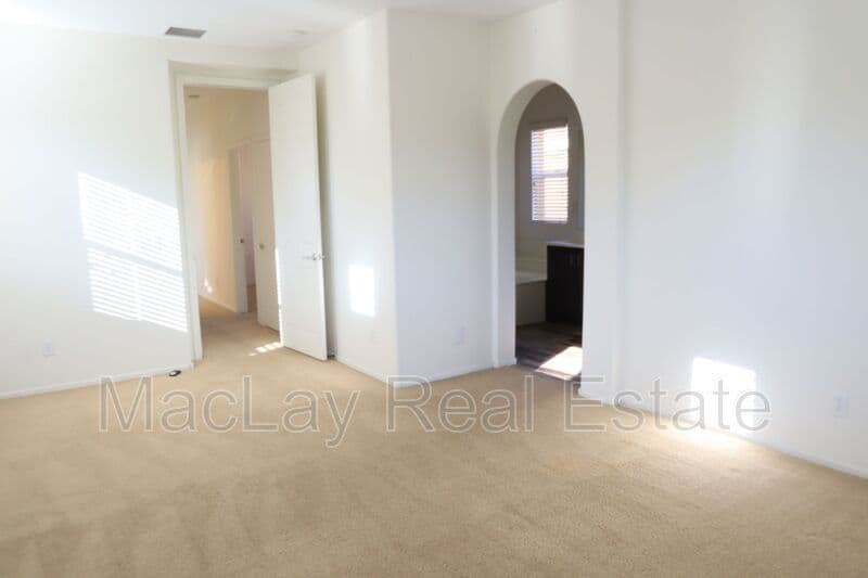 Chandler House: 1171 N Mason Dr