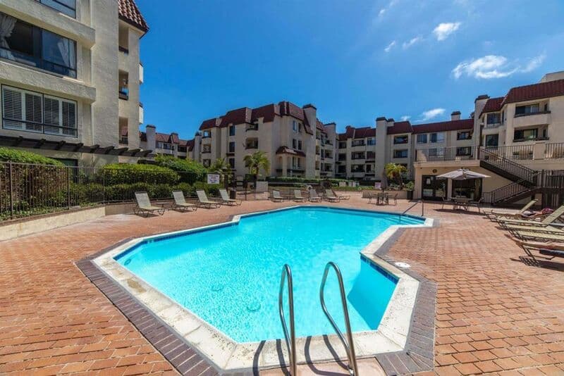 San Diego Condo: 5845 Friars Rd