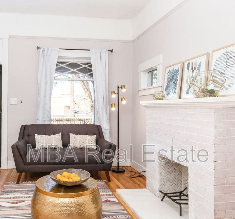 Phoenix Condo: 1325 W Woodland Ave