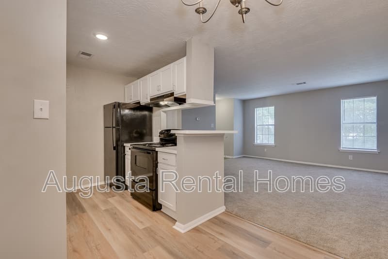 Augusta Condo: 2515 Center West Parkway - 5N