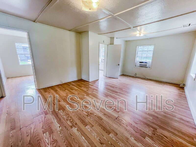 Tallahassee House: 401 Alpha Ave