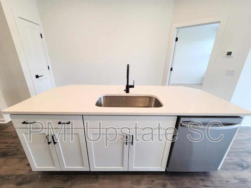 Spartanburg Townhome: 1283 Westgate Vlg Dr