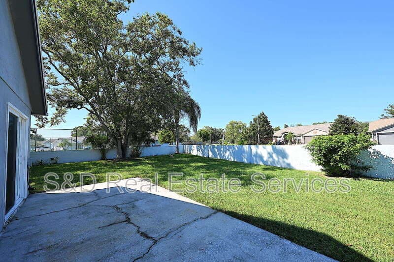 Lakeland House: 2118 Sandy Hook