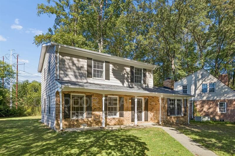 Williamsburg House: 115 King Henry Way