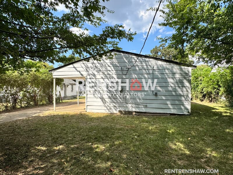 Memphis House: 2303 Longstreet Dr