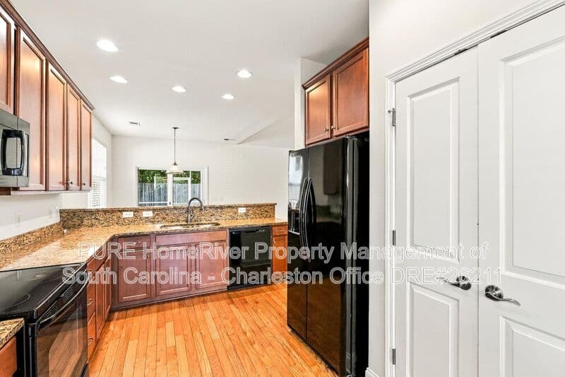 Mount Pleasant House: 2669 Lohr Dr