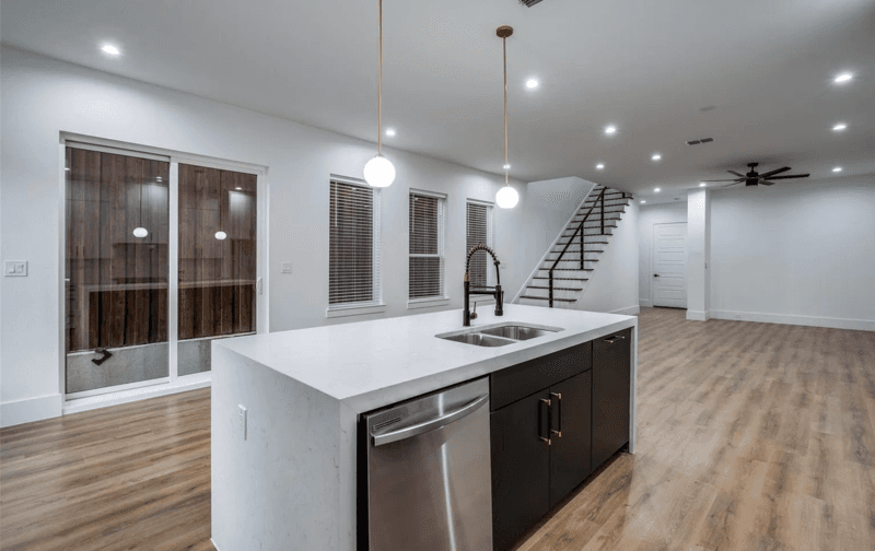 Dallas House: 2343 Hondo Avenue