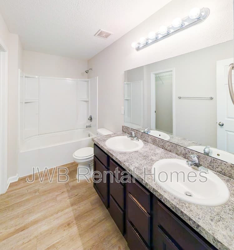 Jacksonville House: 8813 Cocoa Ave