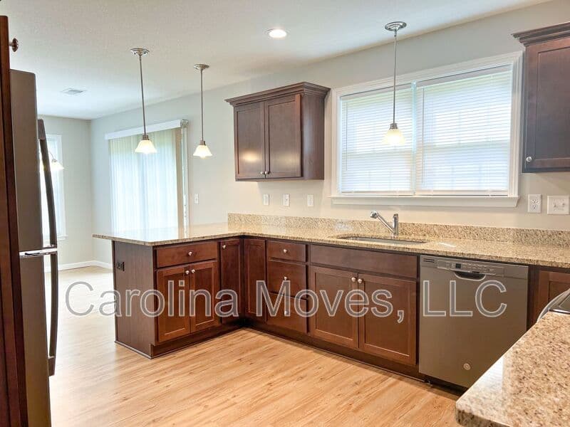 Simpsonville House: 260 Lockeland Park Drive