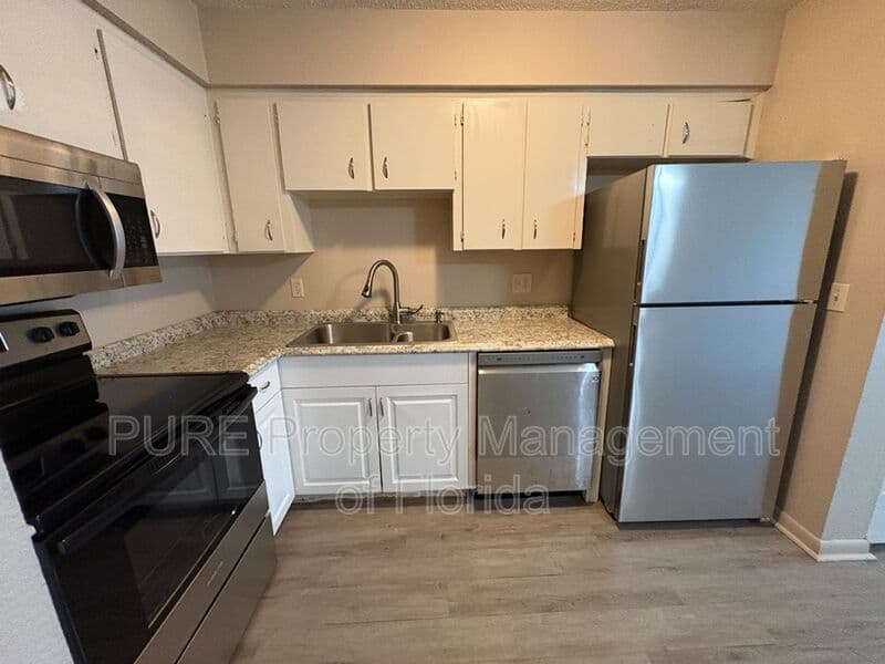 Ocala House: 2040 SE 40th St Rd 1-4