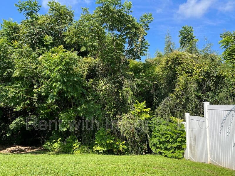 Tallahassee House: 1060 Kingdom Drive
