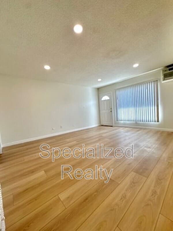 Glendale Condo: 504 Hill Drive