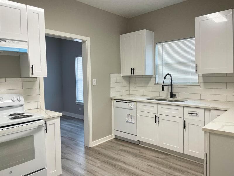 Rosenberg House: 2609 3rd Street