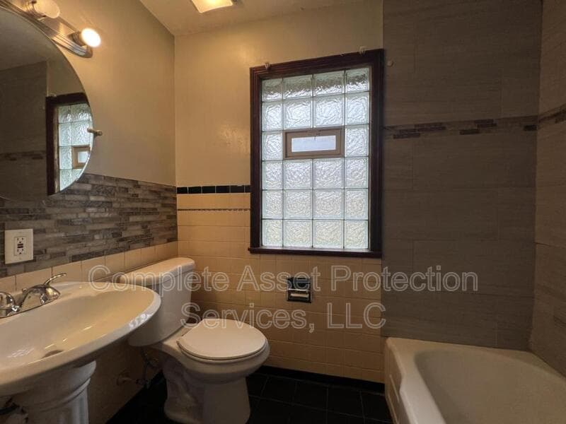 Hammond House: 3103 Crane Place