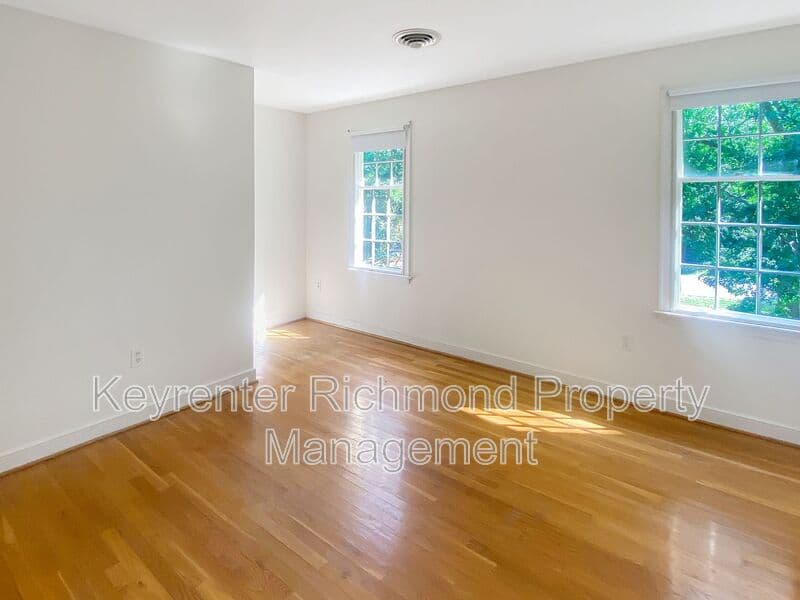 Chesterfield House: 9310 Redbridge Road