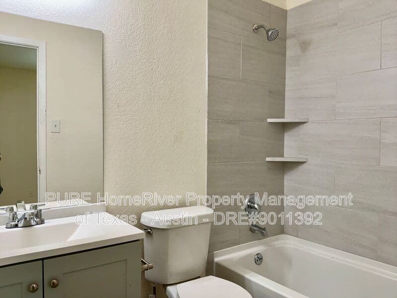 Round Rock Condo: 418 Parkhill Cv
