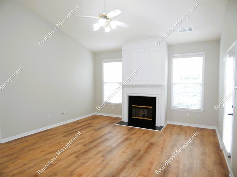 Grayson House: 308 Gable Brook Dr