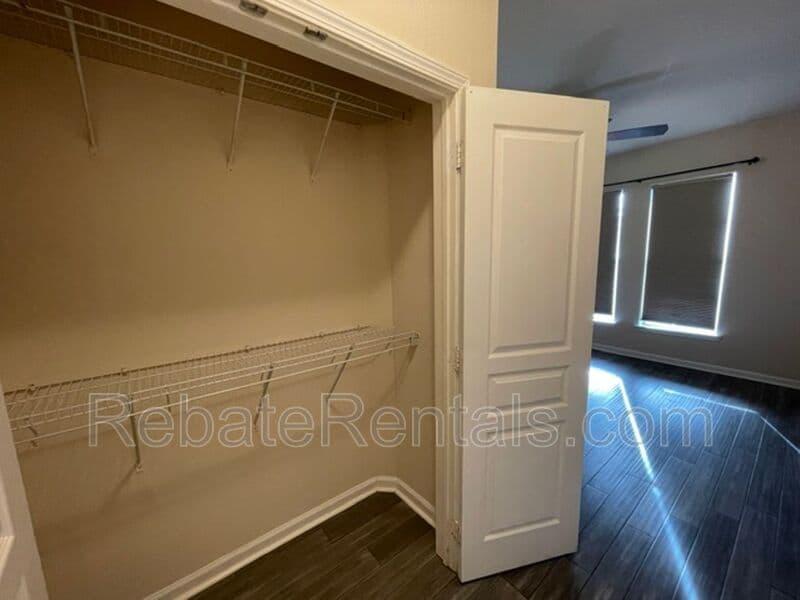 Jacksonville Condo: 8290 Gate Parkway W