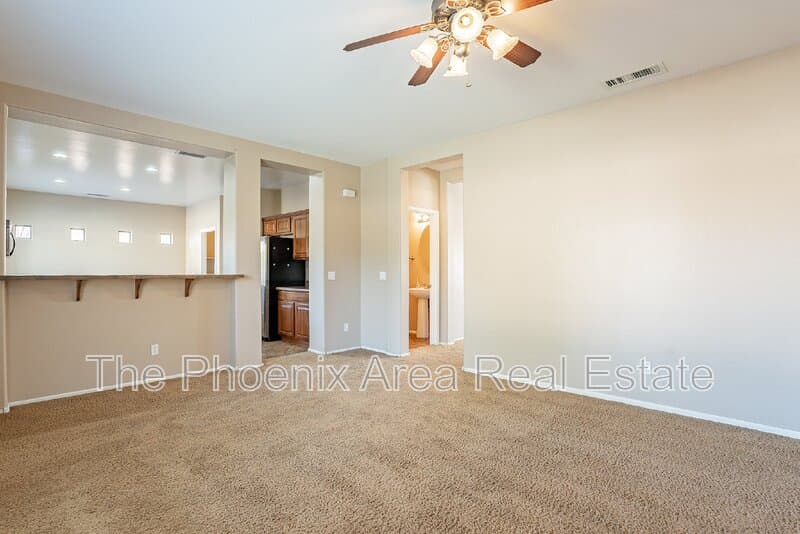 Maricopa House: 44626 W Yucca Ln