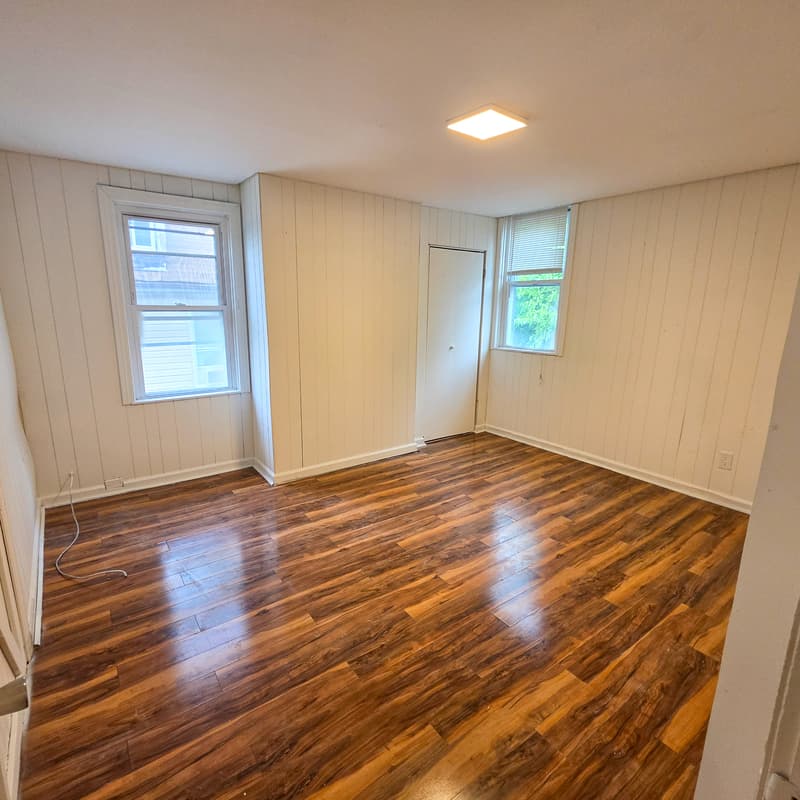 Pittsburgh House: 110 Kirk Avenue