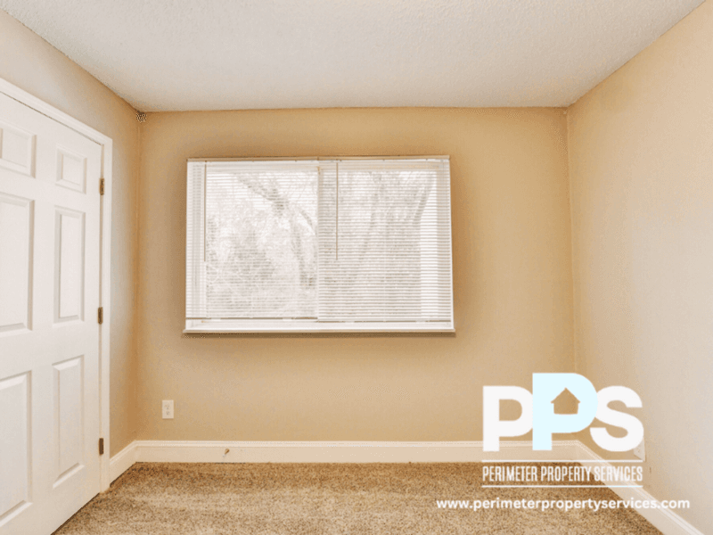 Atlanta House: 390 West Lake Avenue