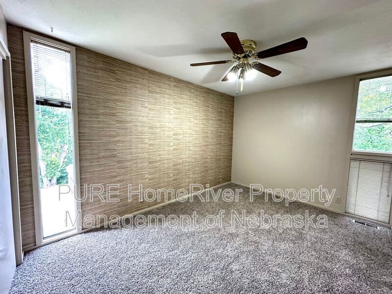 Omaha Townhome: 1631 N 109th Plz