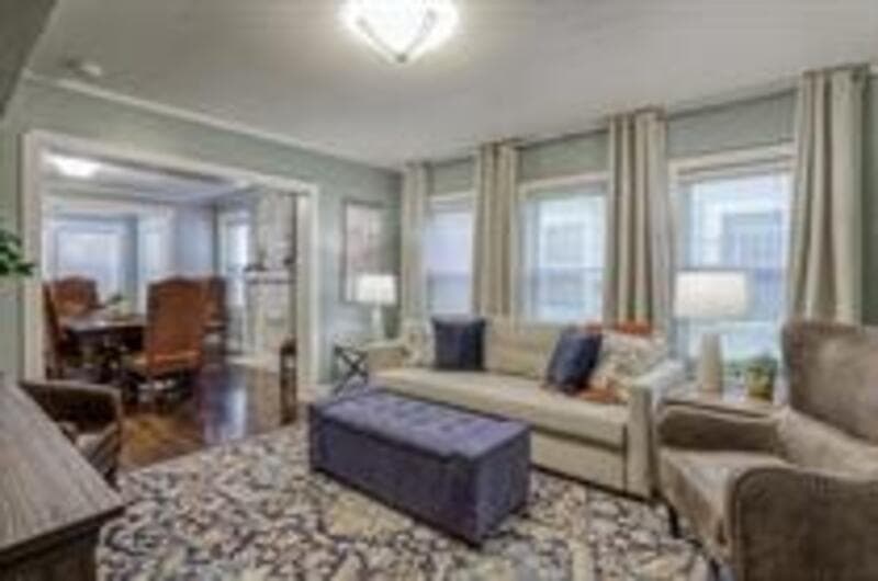 Kansas City Condo: 3400 Gillham Rd - 1N