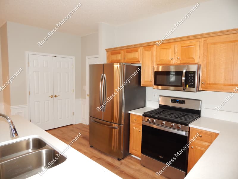 Grayson House: 308 Gable Brook Dr