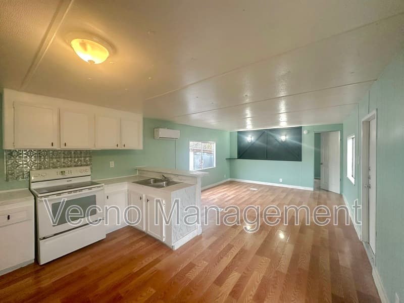 San Antonio House: 5700 South Horseshoe Bend - 22