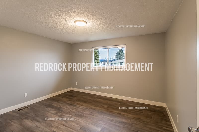 Spokane Valley House: 15313 East Broadway Avenue