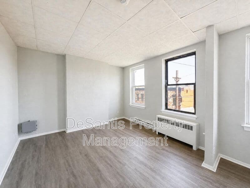 Homestead Condo: 810 Amity Street