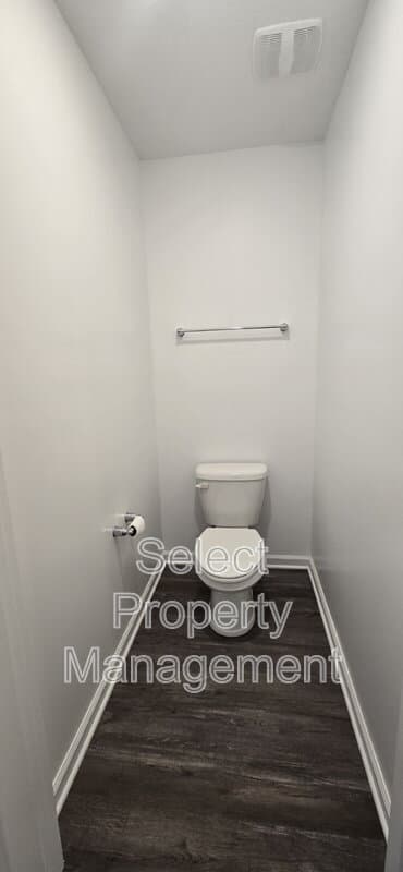 Fort Wayne House: 1396 Livingston Lakes Way