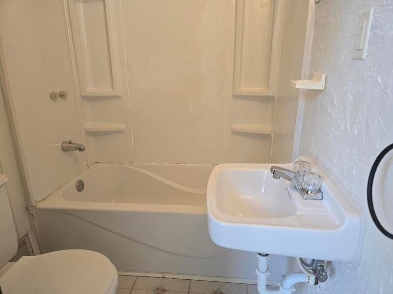 Oshkosh Condo: 317 West 14th Avenue - 317 A Upper