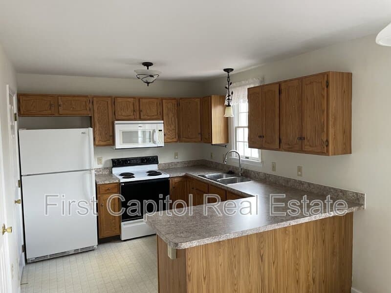 York Condo: 2848 Butternut Ln
