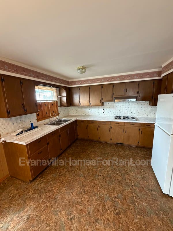 Evansville House: 737 East Virginia Street