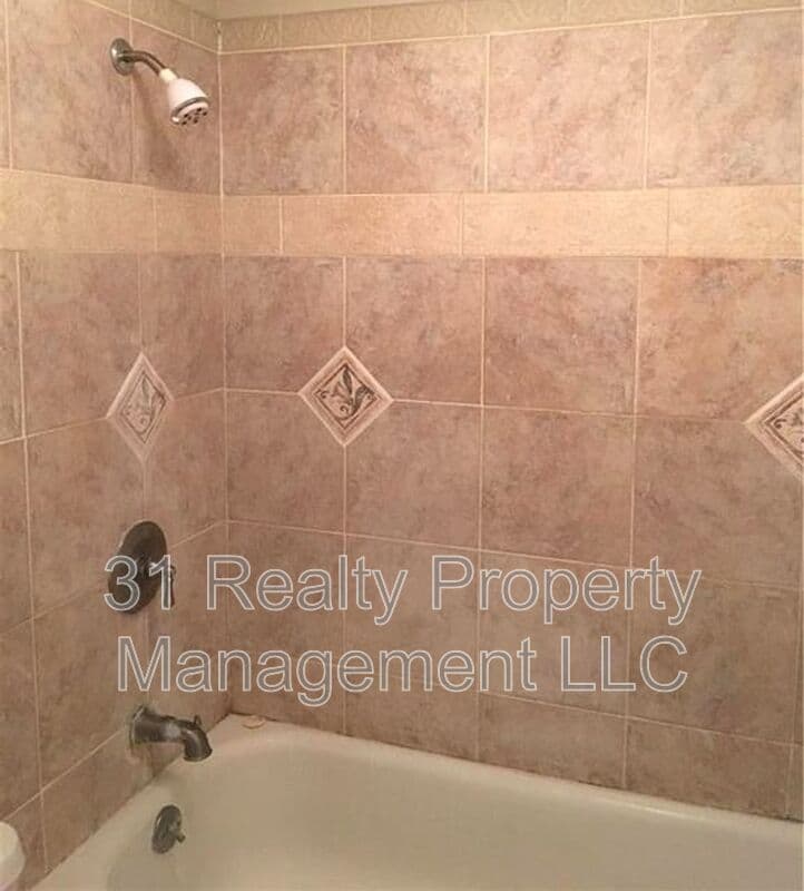 Dallas House: 5616 Harvest Hill Rd