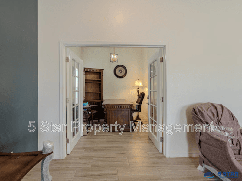 El Paso House: 2233 Mike Price Dr
