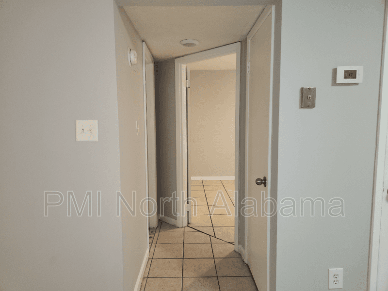 Decatur Condo: 201 8th Ave SW