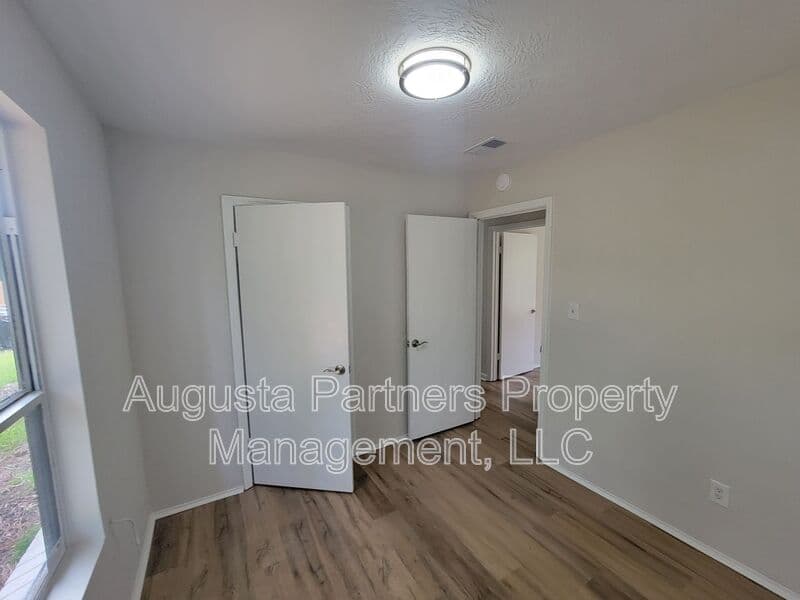 Augusta House: 3619 Abbey Road