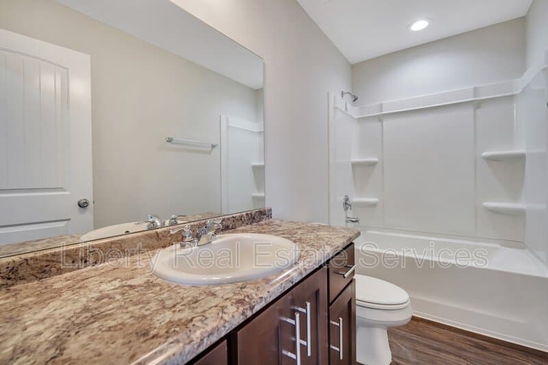 Hinesville House: 88 Fridley Ln