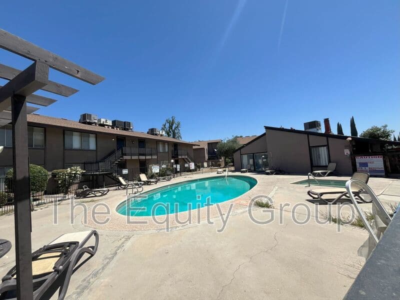 Visalia House: 3515 W Campus Ave -1