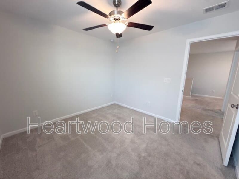 Elgin House: 406 Eclipse Lane