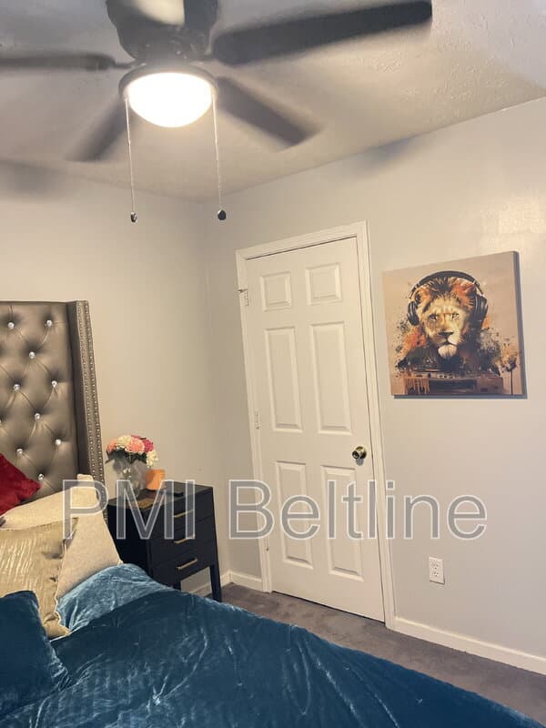 South Fulton House: 5825 Old Carriage Drive