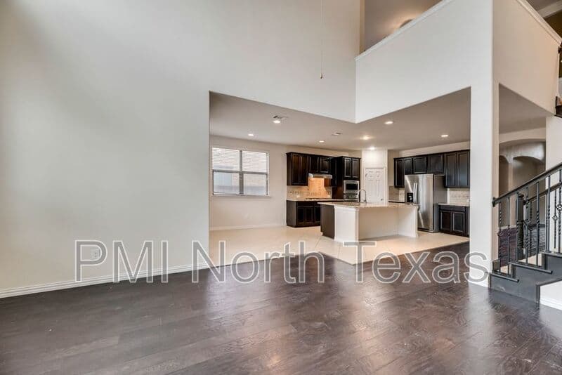 Irving House: 415 San Marcos Dr