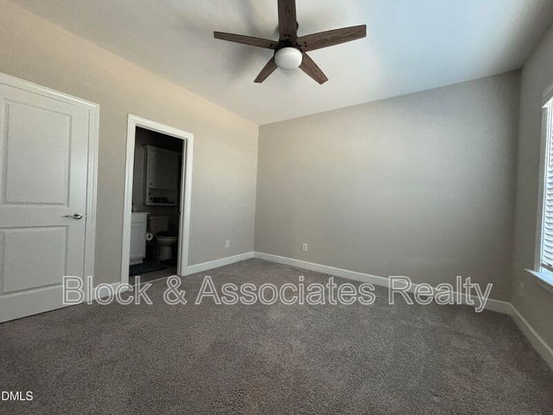 Wake Forest House: 2020 Edens Ridge