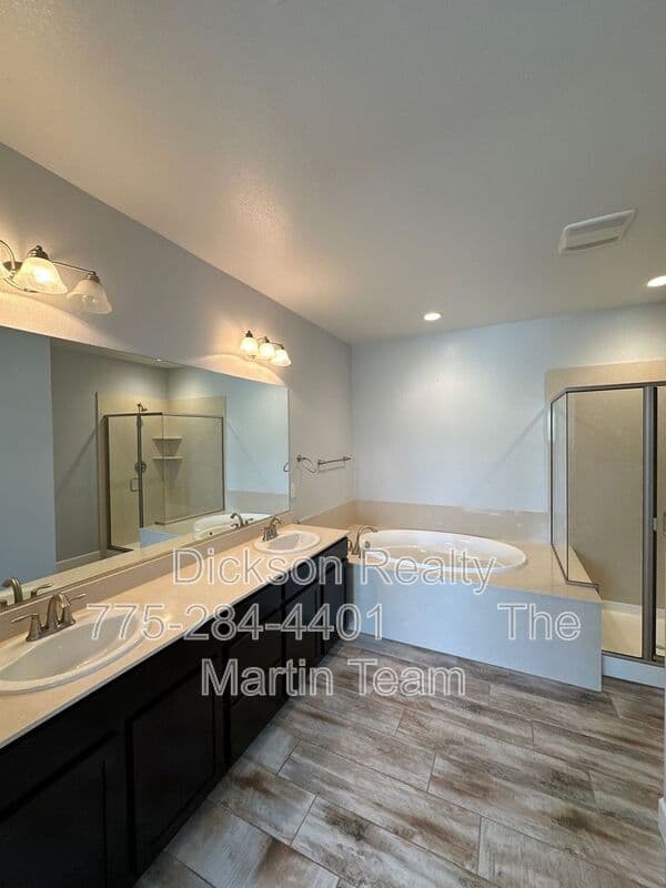 Sparks House: 816 Thacker Pass Dr