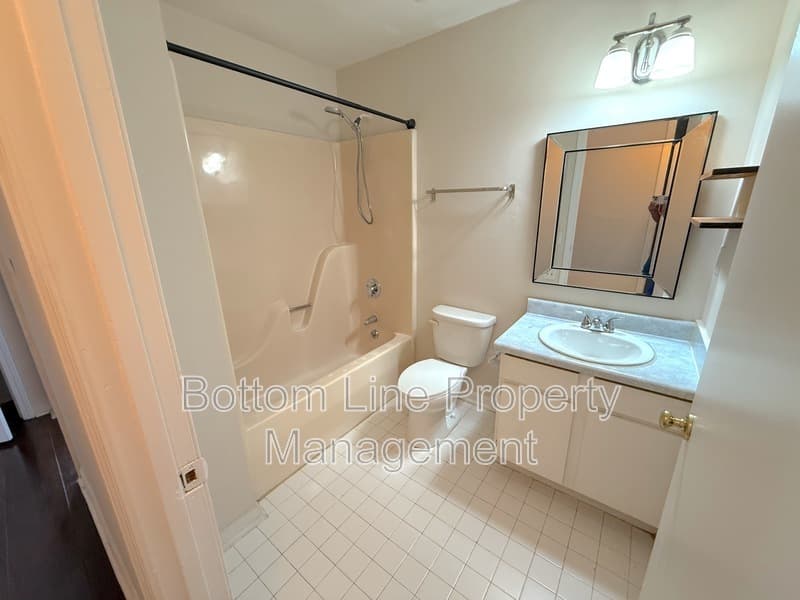 Charlotte House: 1324 Parkwood Ave