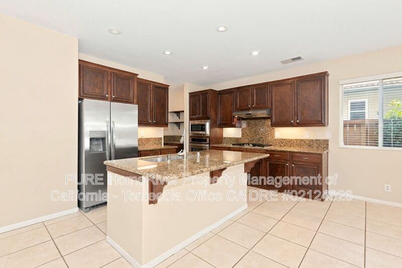 Temecula House: 41716 Monterey Pl