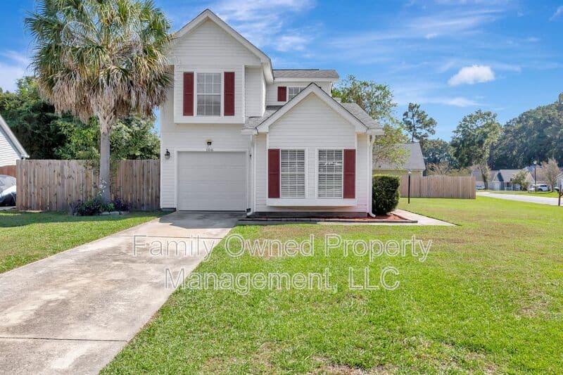Summerville House: 106 Quest Street
